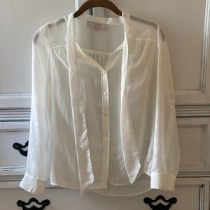 Beautiful cream colored blouse. Perfect for work! Size XSP